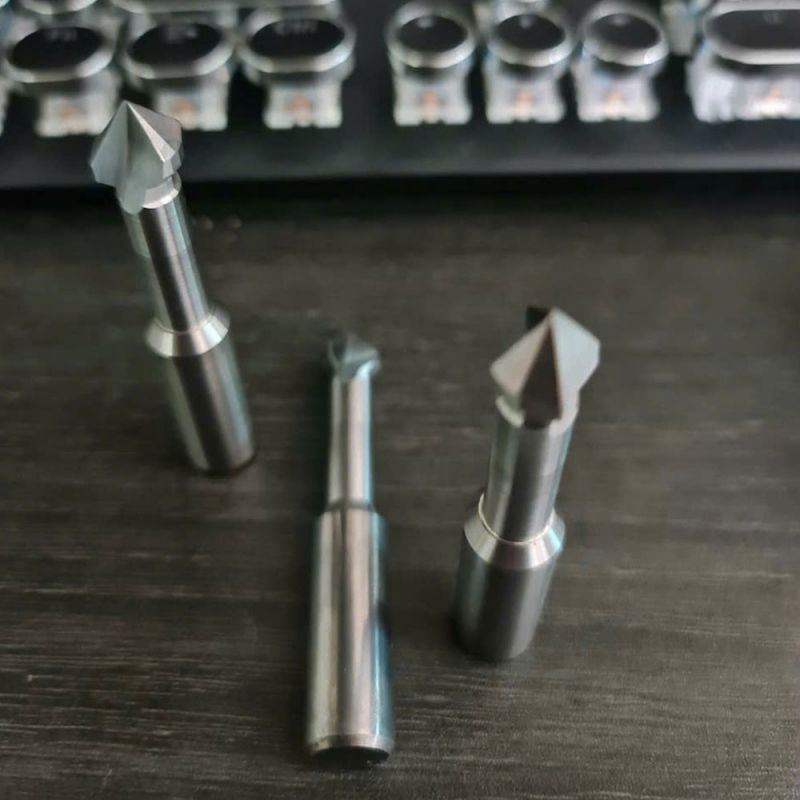 Dịch Vụ Mài Dụng Cụ CNC